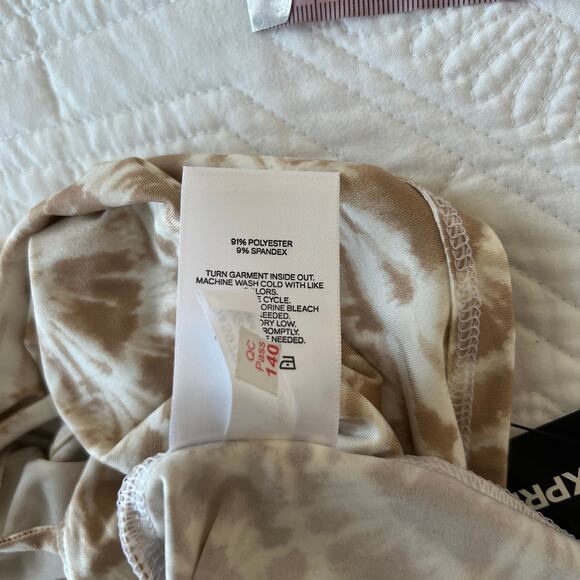 Express Body Contour Crop Tank Top Tan Tie Dye Medium M NWT - Picture 10 of 10